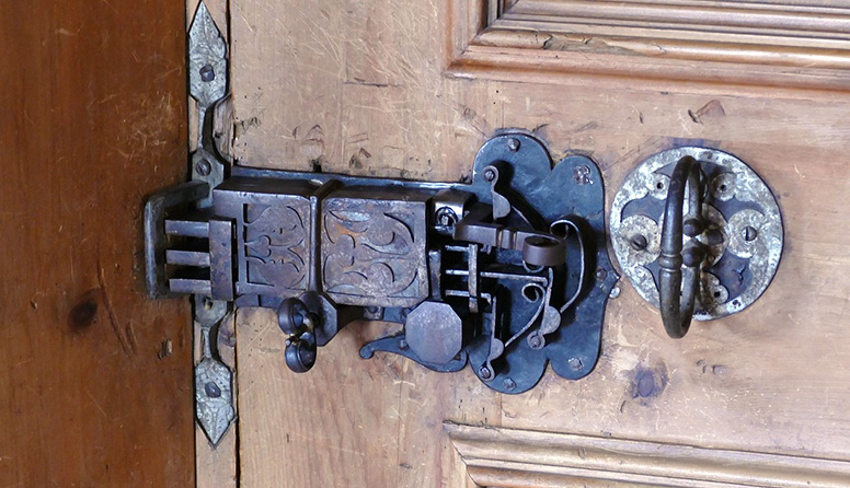 59c1de6f8ac334109f0d336b8d4aefde_door-lock-1007112_1280.jpg