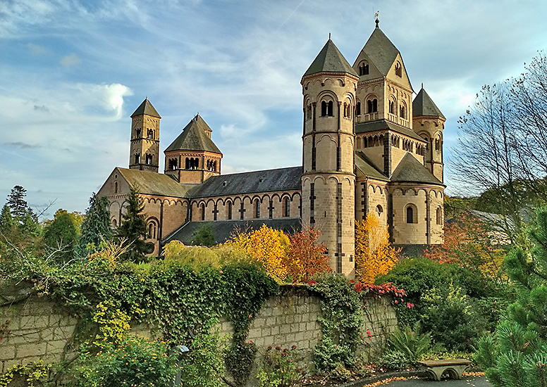 b3b8f914da43a2dec35d89ac8bb20084_p12_z8_germania_abatstvo_marii_laah__romanskij__735464659.jpg